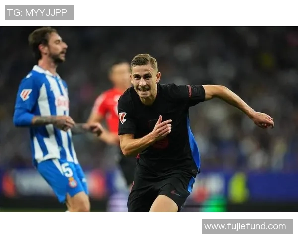 球迷与球星矛盾升级引发冲突体育赛场秩序与情感对立探讨